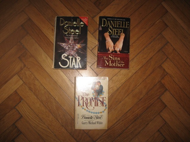Knjige v angleškem jeziku od Danielle Steel, vsak 3€