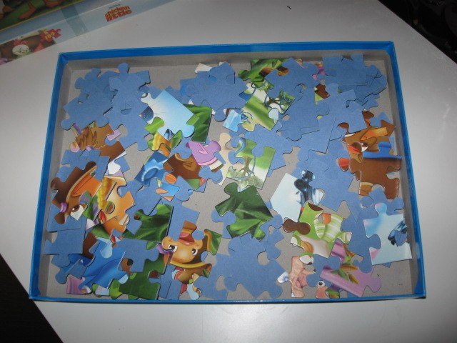 Sestavljanke/puzzle in družabne igre - foto