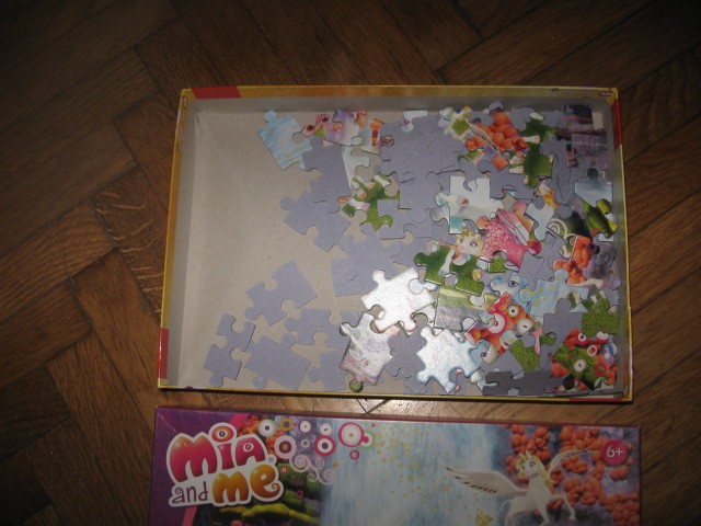 Sestavljanke/puzzle in družabne igre - foto
