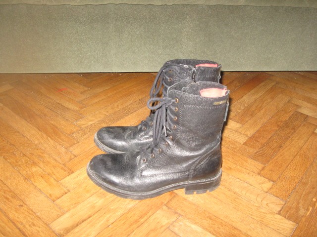 visoki zimski čevlji Lasocki št.40, 15€
