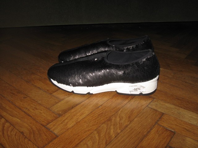 Novi športni čevlji Bagatt št.40, 35€