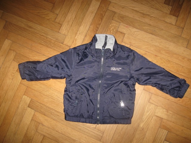Obojestranska jakna Benetton vel.74, 8€