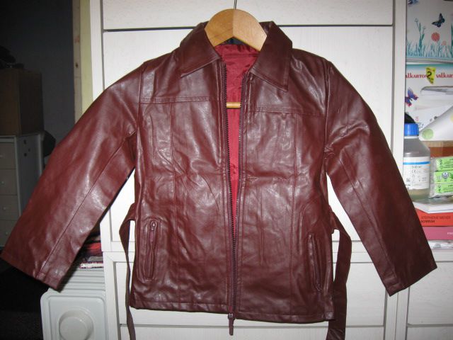 Bordo rdeča jakna iz fibre Vogue, vel.36, 5€