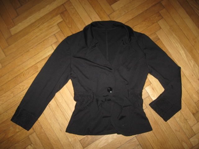Eleganten črn blazer vel.36, 5€