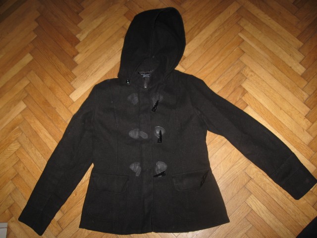 črna daljša jakna EK vel.M, 12€