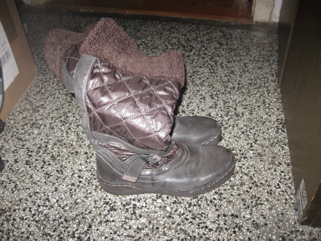 Rjavi zimski škornji št.39, 5€