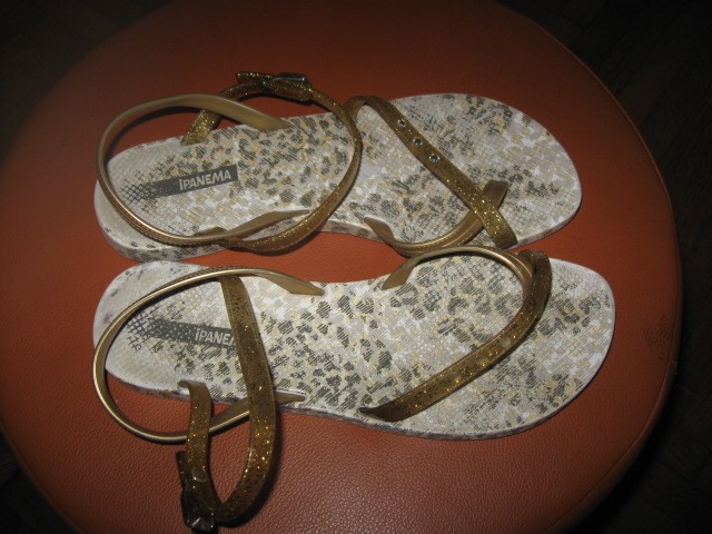 Sandali Ipanema št.38, 6€