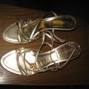 zlati sandali s peto Lea Foscati št.37, 4€