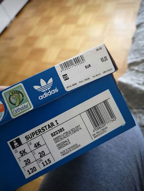 Adidas Superstar, stevilka 20 - foto