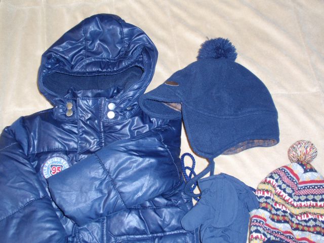 Komplet bunda, kapa, rokavice + gratis pletena kapa