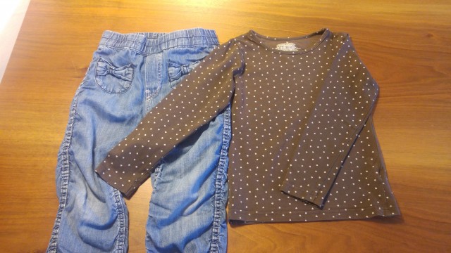 Hm komplet hlače+majica  110/116, 5€