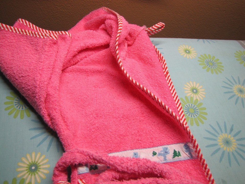 Kopalni plašči, pižame deklica - dodano 25.8. - foto povečava