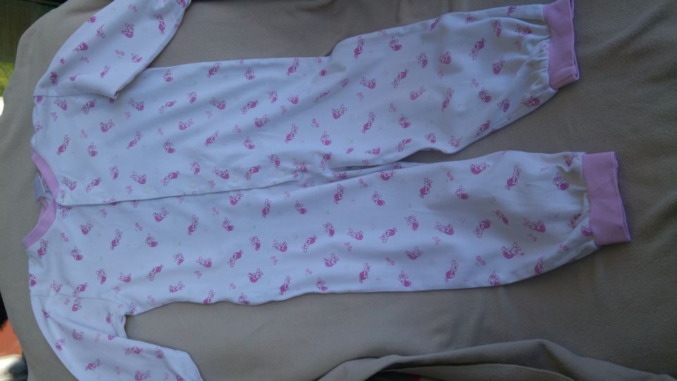 HM pižamica pajac deklica 98, 3€