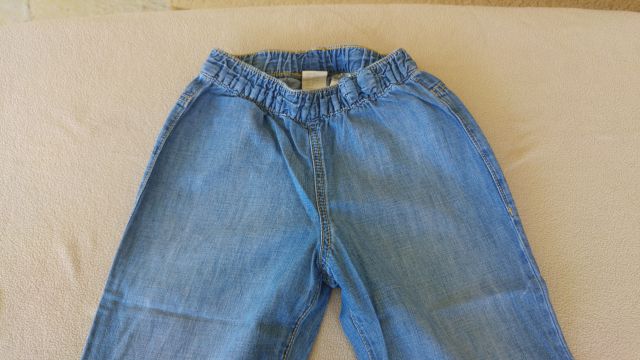 HM hlače tanjši jeans 92, 3€