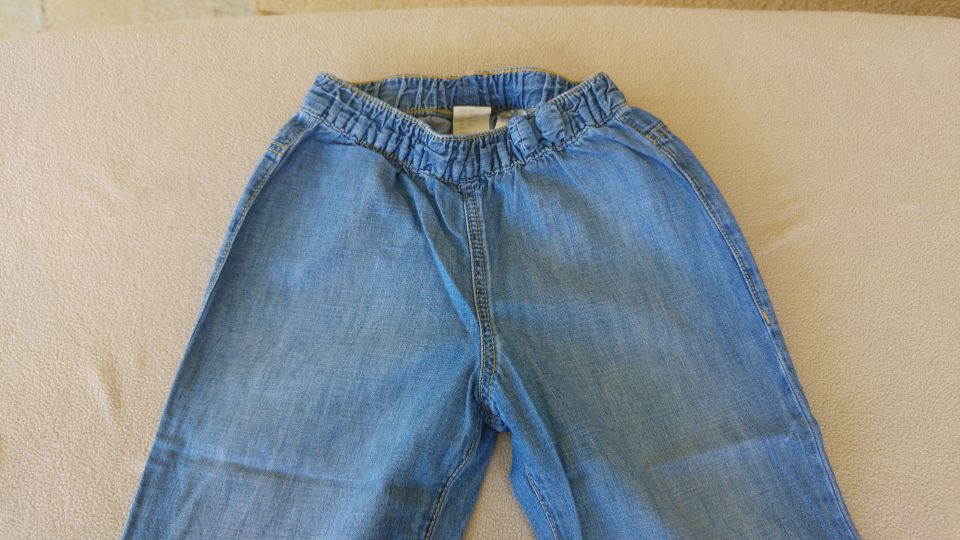 HM hlače tanjši jeans 92, 3€