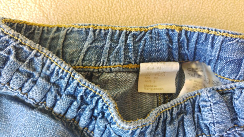 HM hlače tanjši jeans 92, 3€
