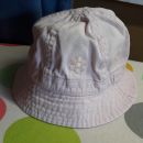 Benetton klobuček 50    2€
