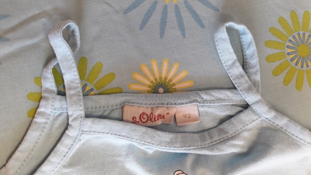 S.Oliver oblekica punčka 92    2€