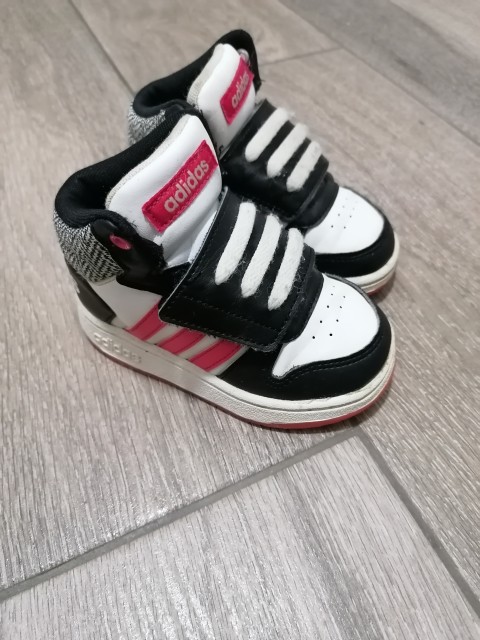 Adidas 22 - foto