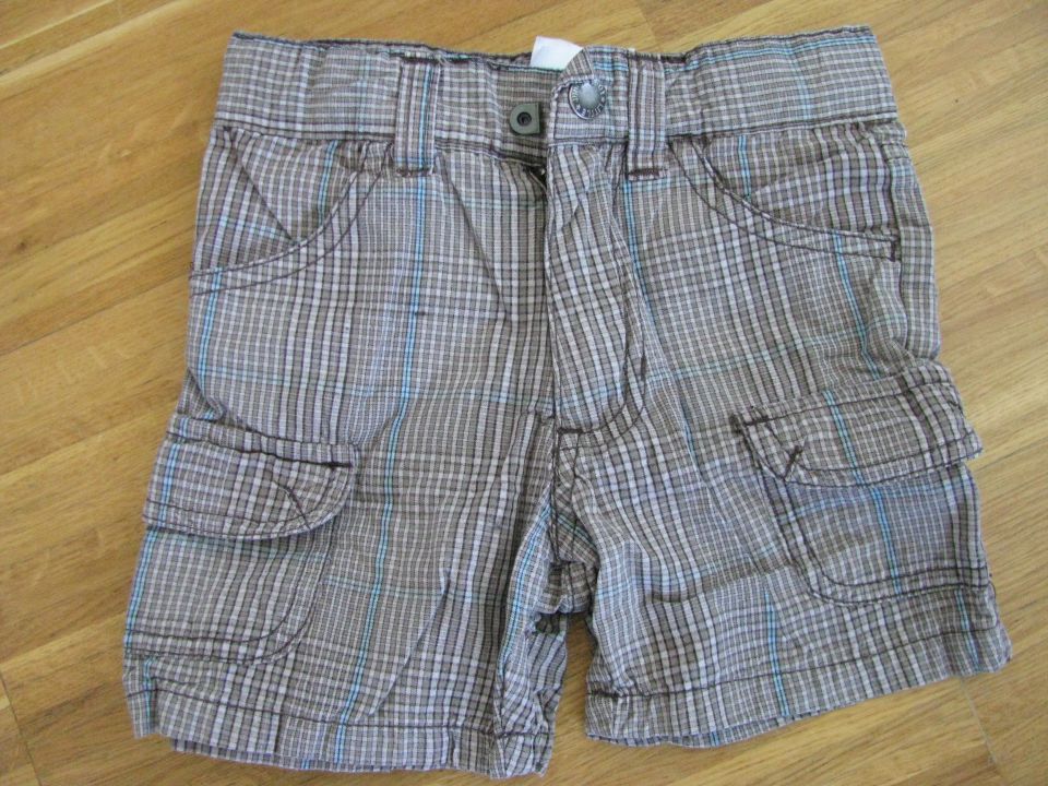 kratke hlače št. 74/80, cena 5 eur