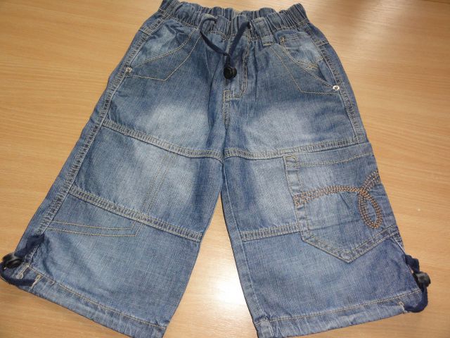 Kratke jeans hlače- 5 eur, ptt stroškek ni vključen