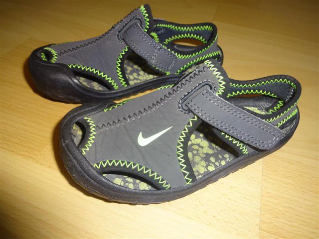 Sandali Nike, št. 24