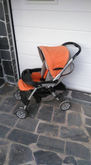 Oprema za dojenčka, voziček, ležalnik, stolče - foto