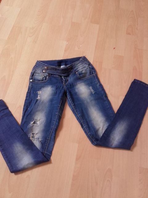 Jeans hlače s - foto
