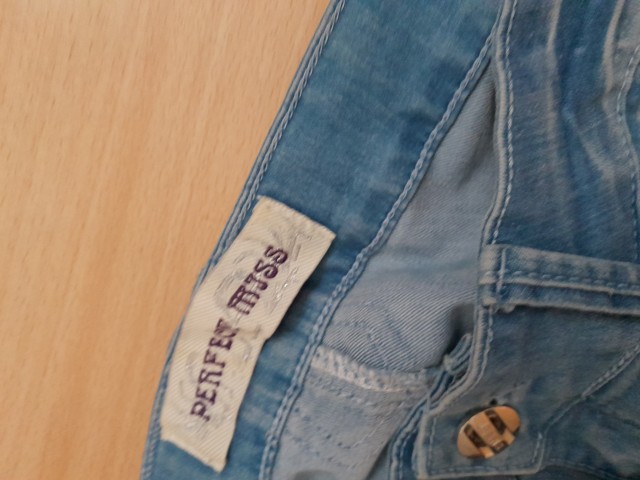Jeans zara 2x 8€ - foto