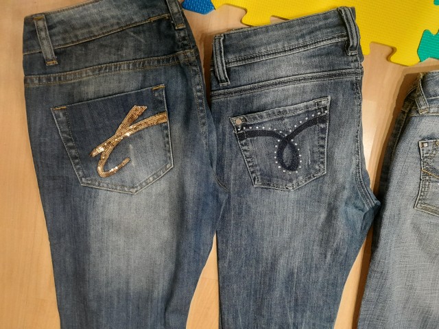 Hlače jeans na zvonec s 3€ kos - foto