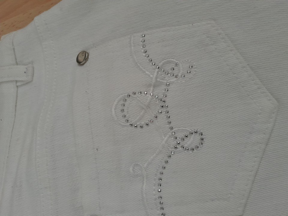 Bele hlače walis 5€ - foto povečava
