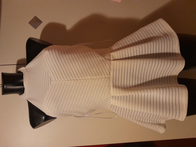 9€