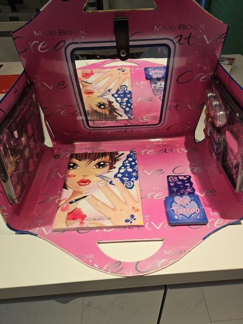 Top model -5€ - foto