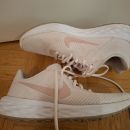 Nike, 15€
