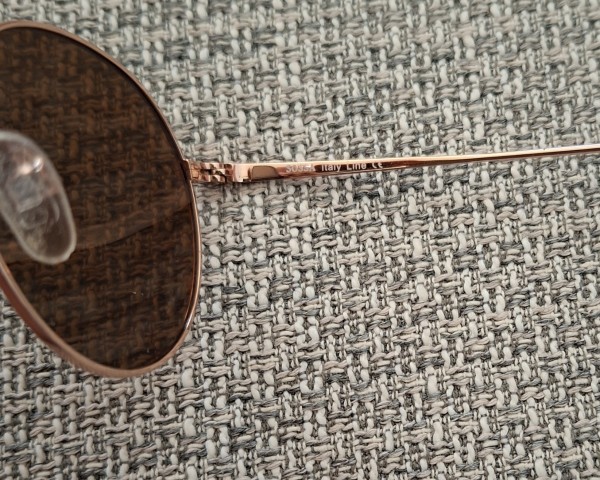 Nova očala za najstnice Sossaeyewear - foto