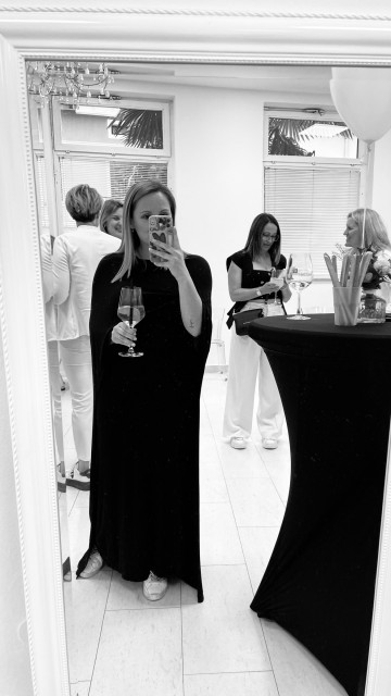 Zara s obleka - foto