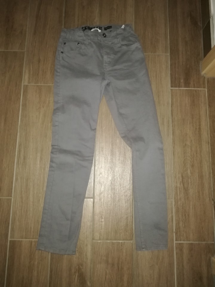 Jeans hlače za fanta - foto povečava