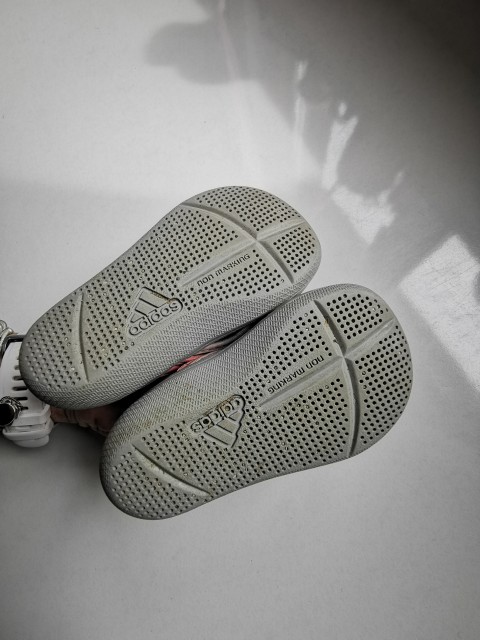 Adidas sandali 21 - 8€