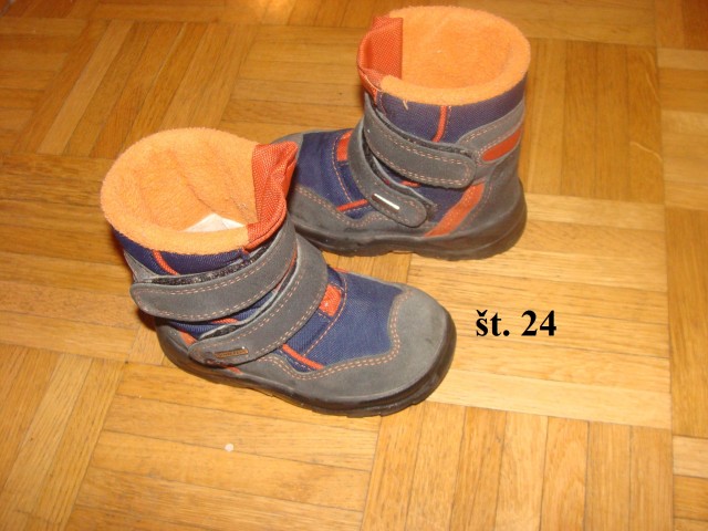 24 zimske škornji 5€