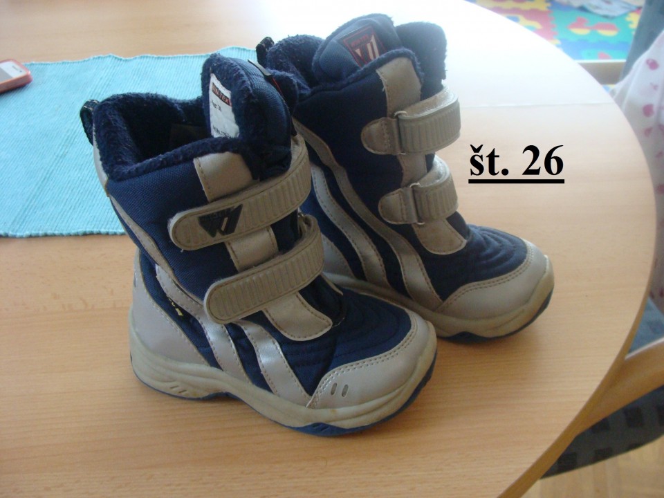 25-26 zimske škornji 5€