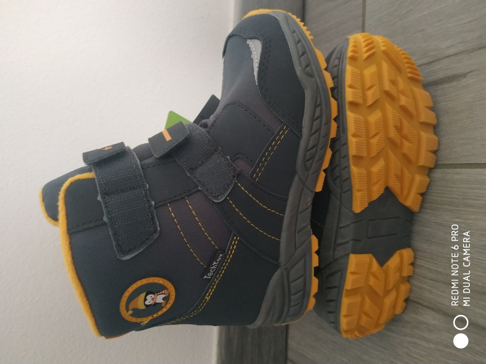 Popolnoma novi fantovski čevlji Št.29(10€)