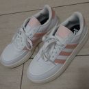 nove Adidas superge št. 38,5