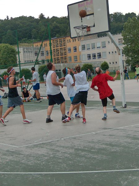 Košarka(Zaključek leta 2005) - foto povečava
