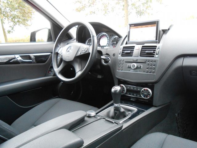 2011 mercedes-benz c220 t cdi - foto