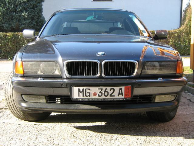 Mačo nastop,vendar s črno točko:pranje meglenk je tu le utopija (e32/e34 sta to imela!)