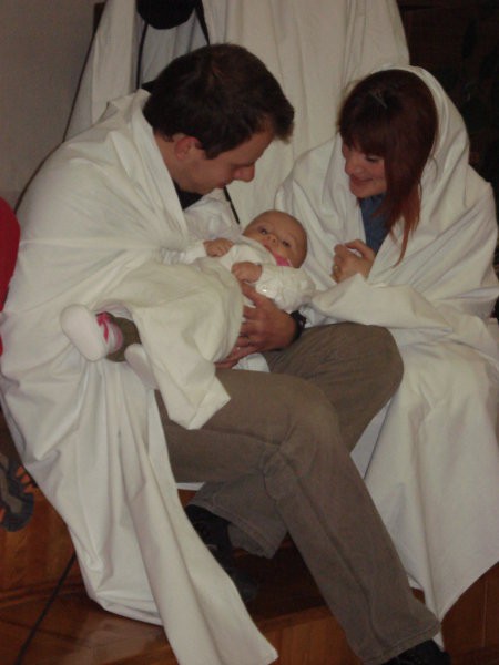 29.12.2007 Nejin igralski debi:)
Božični program v LJ...in mi3 kot mali baby Jezus, Marij