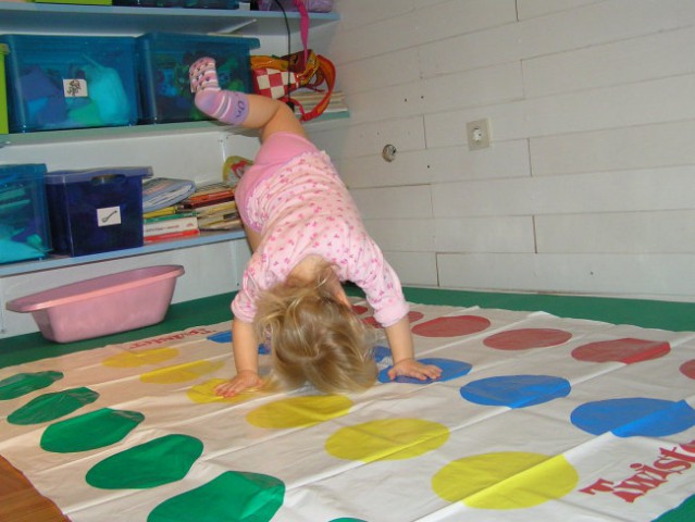 Twister po Kajino...no ona reče, da se igramo FLISTER:)