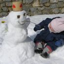eko tudi Kajči je naredla svojega prvega sneženega možička...