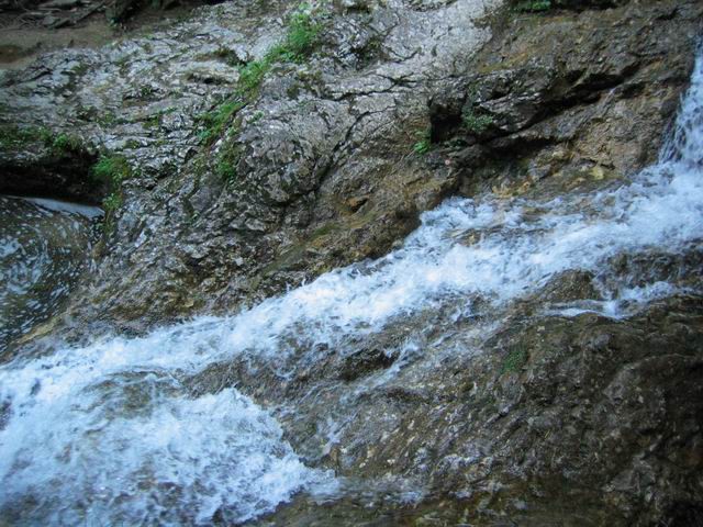 Pekelski slapovi, Pokojišče, 25.5.2004 - foto