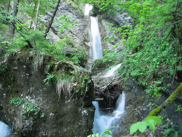 Pekelski slapovi, Pokojišče, 25.5.2004 - foto povečava